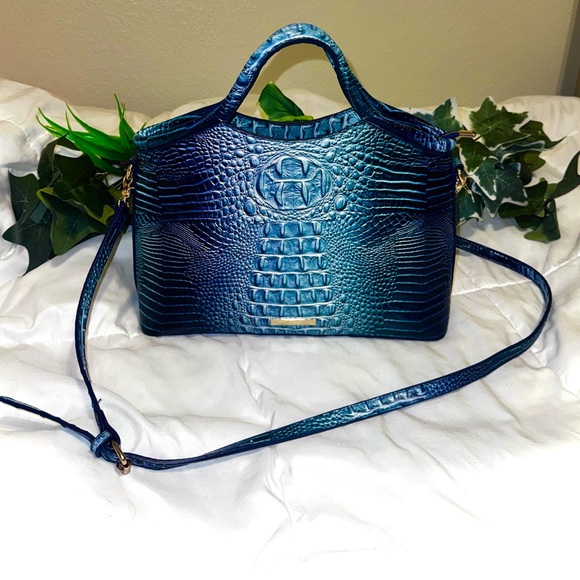 Handbags - Elegant Blue Crocodile-Embossed Handbag 🩵